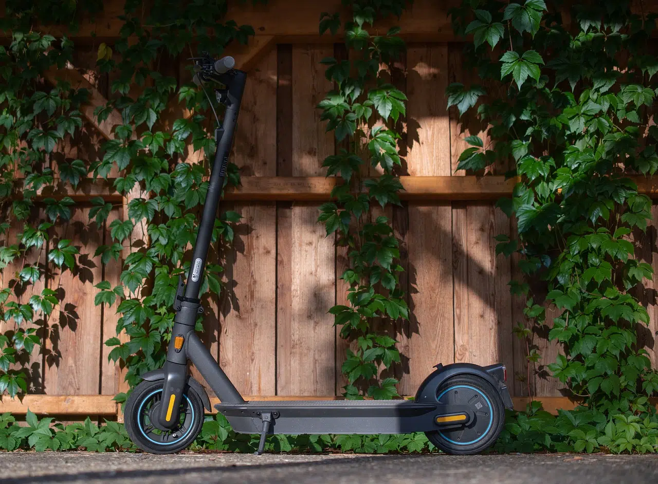 a trottinette électrique1280