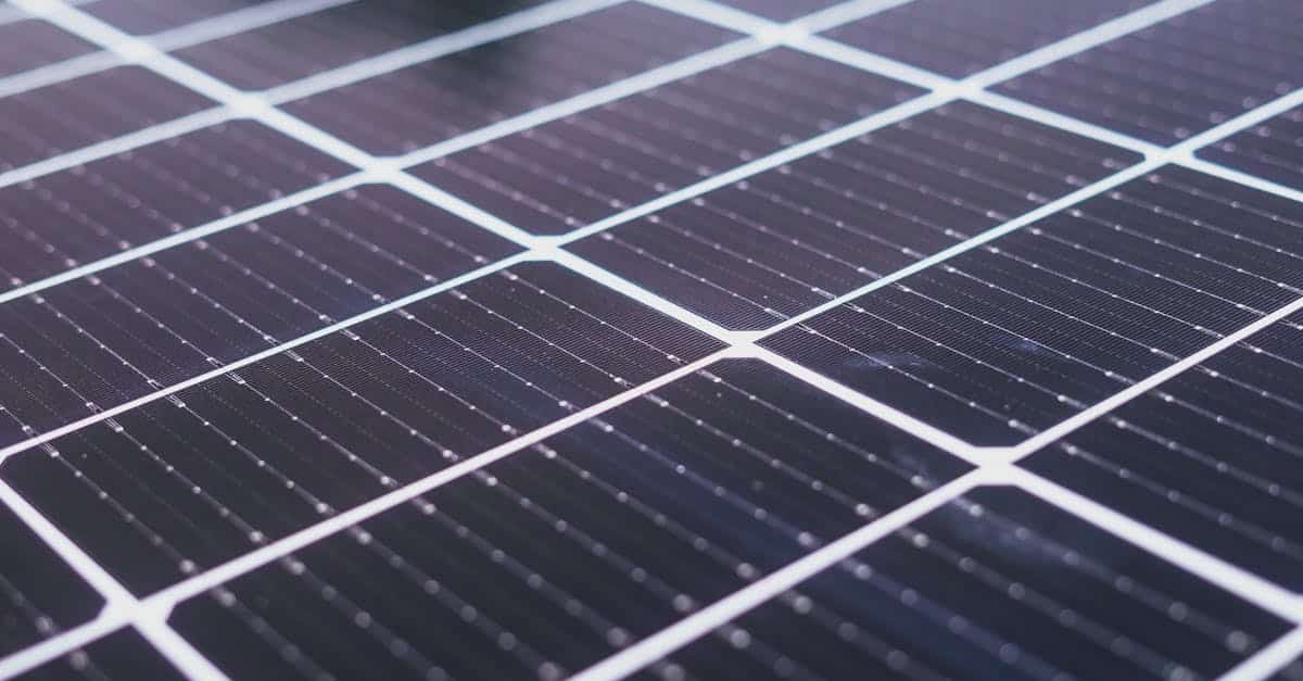 découvrez notre large gamme de panneaux solaires pour produire votre propre électricité avec efficacité et respect de l'environnement.